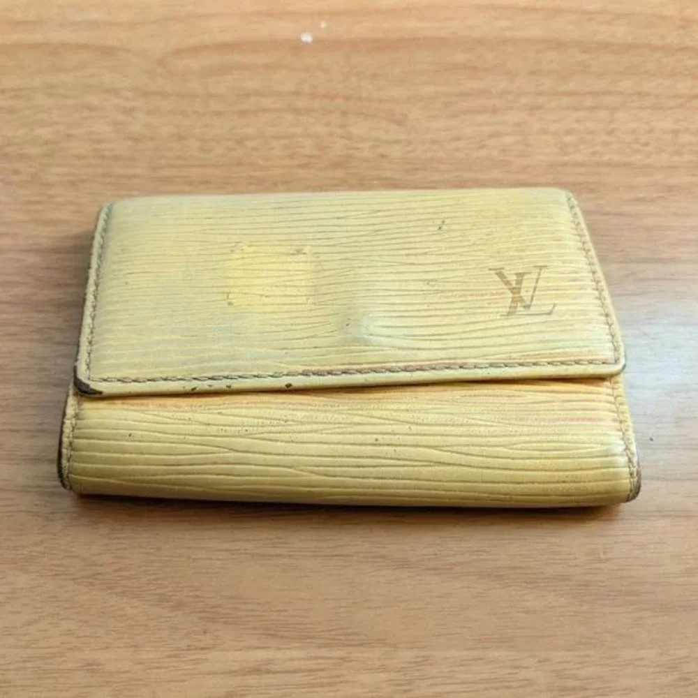 Louis Vuitton Epi Key Holder/Wallet #455💥PRICE DROP💥